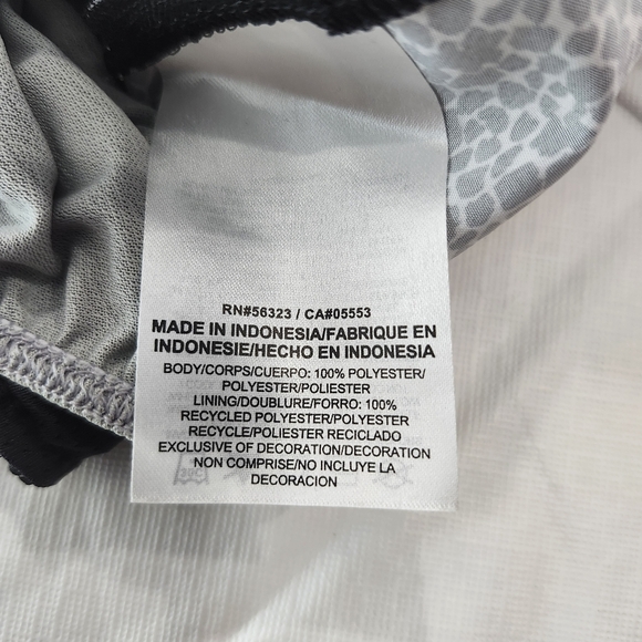 Nike Size Small Women's Black and White Running Shorts - Picture 9 of 9